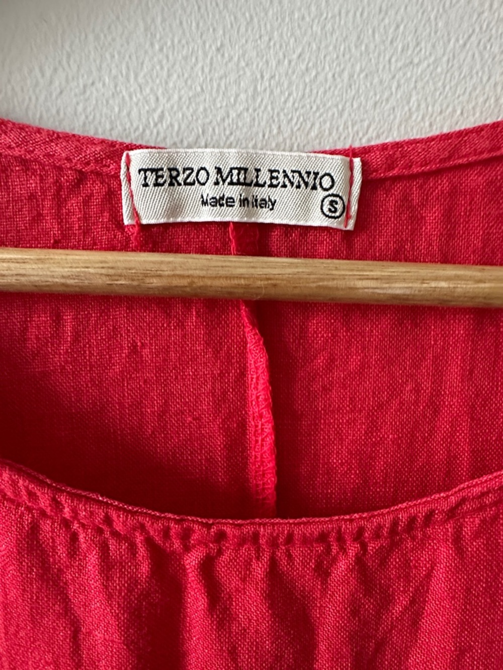 Flounce Hem Sleeveless Midi Red Linen
Dress Size Medium - Picture 2 of 5